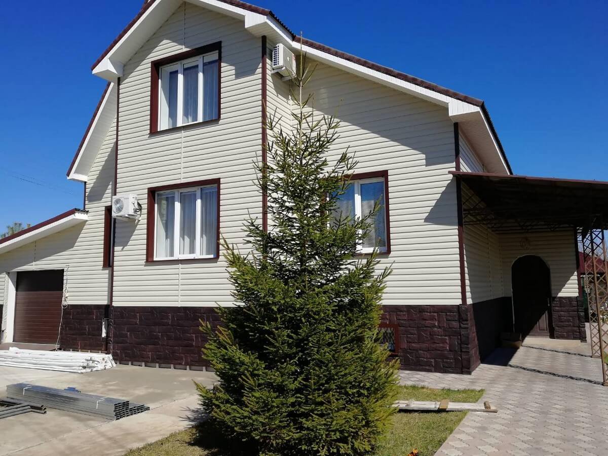 Облицовка цоколя пластиковыми панелями под камень Облицовка цоколя пластиковыми панелями под камень