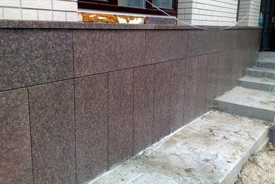 Керамогранитная плитка для отделки цоколя