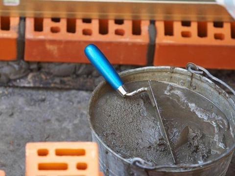 Цементно-песчаная смесь для укладки кирпича